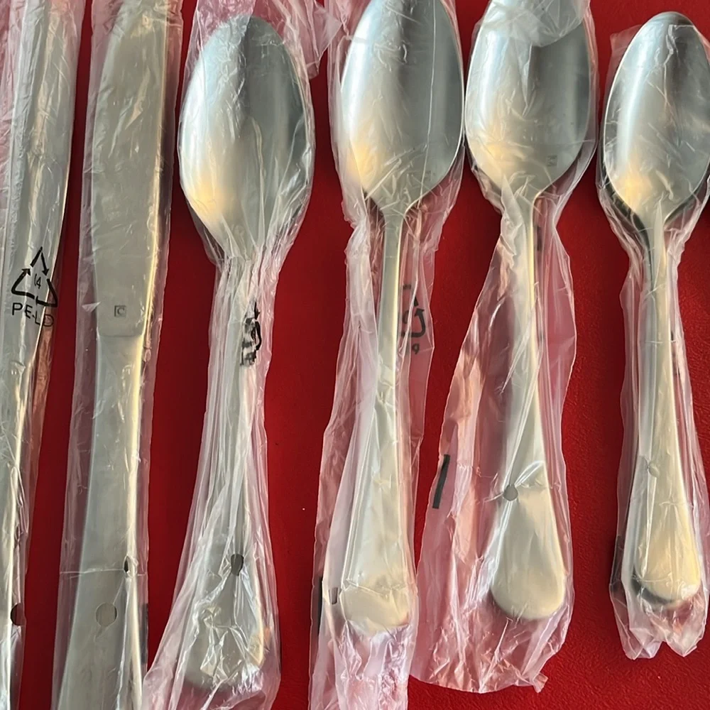 Elegant Silver Cuisinart 12 pieces 4 forks, 4 Tablespoons 4 teaspoons